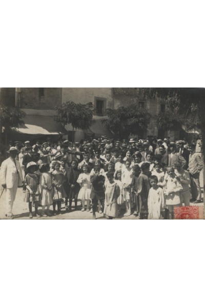Nens i sardanes al Passeig Font Vella, Sant Hilari Sacalm