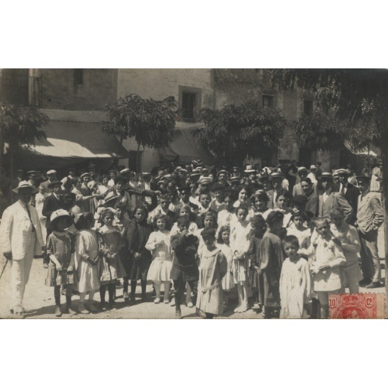Nens i sardanes al Passeig Font Vella, Sant Hilari Sacalm