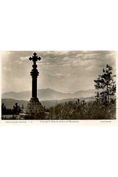Creu de S. Miquel, al fons el Montseny